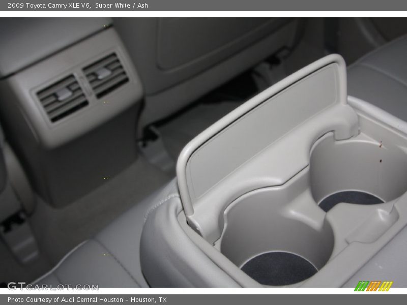 Super White / Ash 2009 Toyota Camry XLE V6
