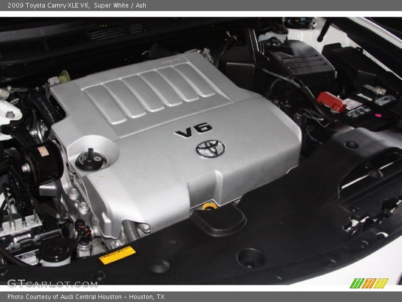 Super White / Ash 2009 Toyota Camry XLE V6