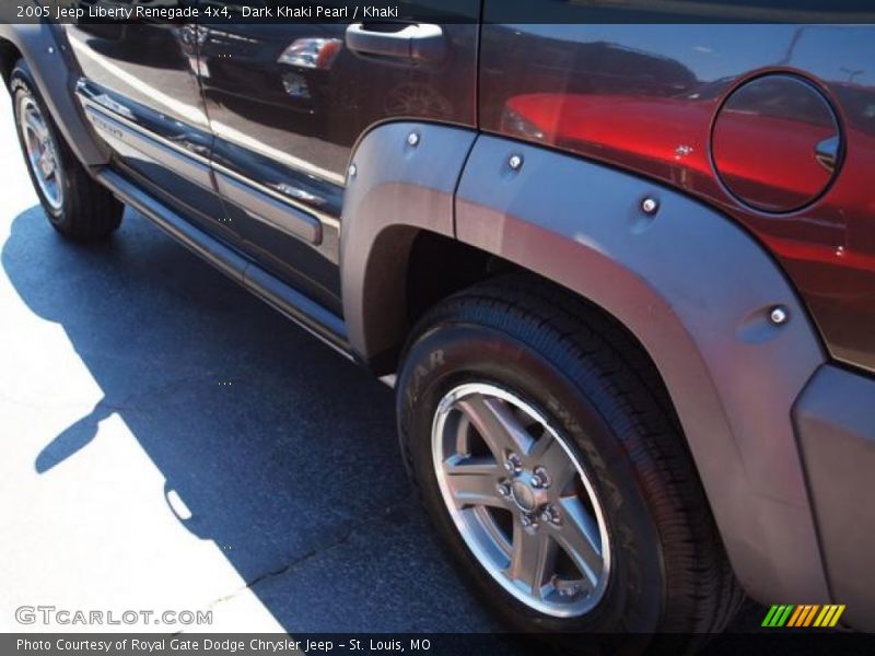 Dark Khaki Pearl / Khaki 2005 Jeep Liberty Renegade 4x4