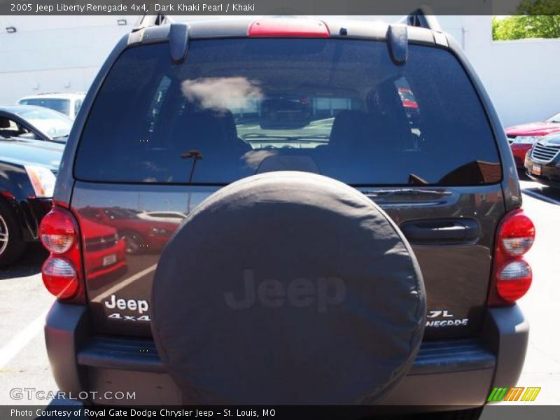 Dark Khaki Pearl / Khaki 2005 Jeep Liberty Renegade 4x4