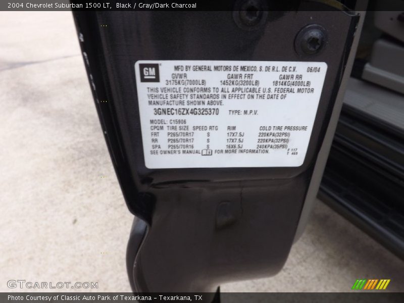 Black / Gray/Dark Charcoal 2004 Chevrolet Suburban 1500 LT