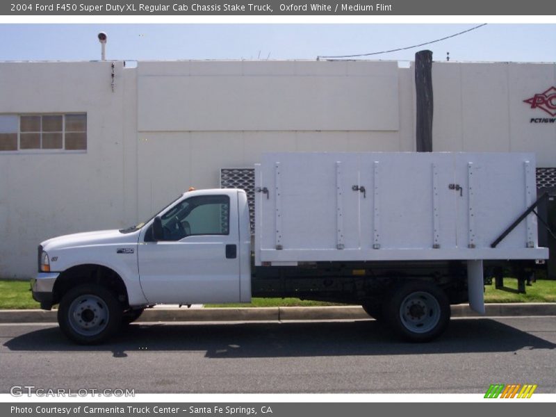 Oxford White / Medium Flint 2004 Ford F450 Super Duty XL Regular Cab Chassis Stake Truck