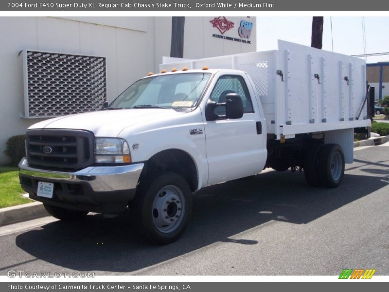 Oxford White / Medium Flint 2004 Ford F450 Super Duty XL Regular Cab Chassis Stake Truck