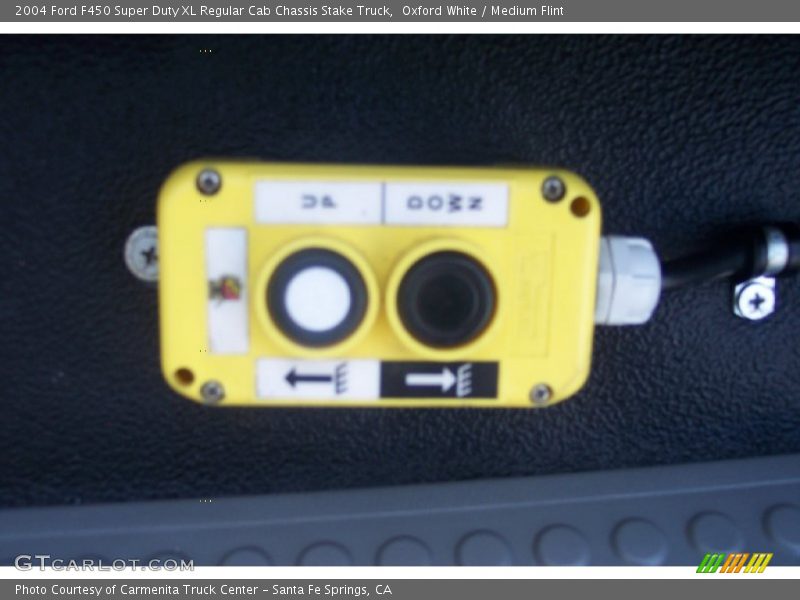 Oxford White / Medium Flint 2004 Ford F450 Super Duty XL Regular Cab Chassis Stake Truck