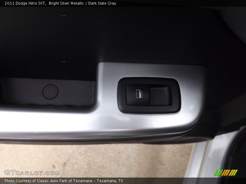 Bright Silver Metallic / Dark Slate Gray 2011 Dodge Nitro SXT