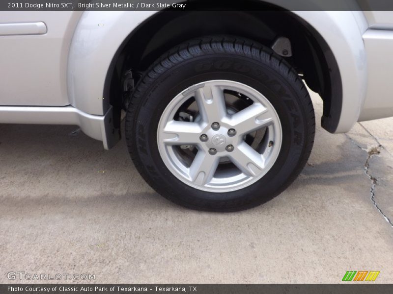 Bright Silver Metallic / Dark Slate Gray 2011 Dodge Nitro SXT