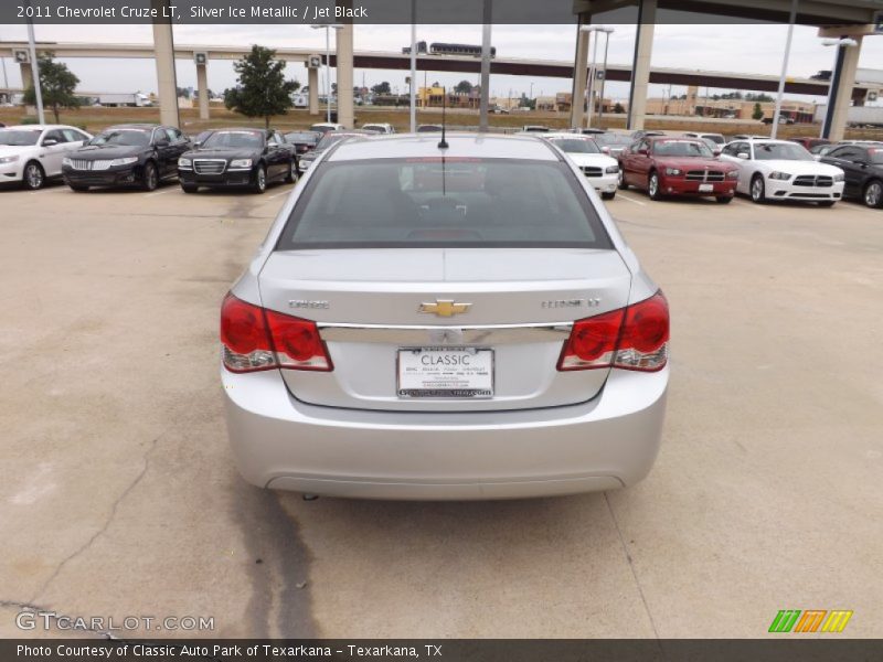 Silver Ice Metallic / Jet Black 2011 Chevrolet Cruze LT