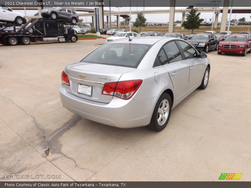 Silver Ice Metallic / Jet Black 2011 Chevrolet Cruze LT