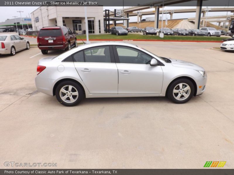 Silver Ice Metallic / Jet Black 2011 Chevrolet Cruze LT