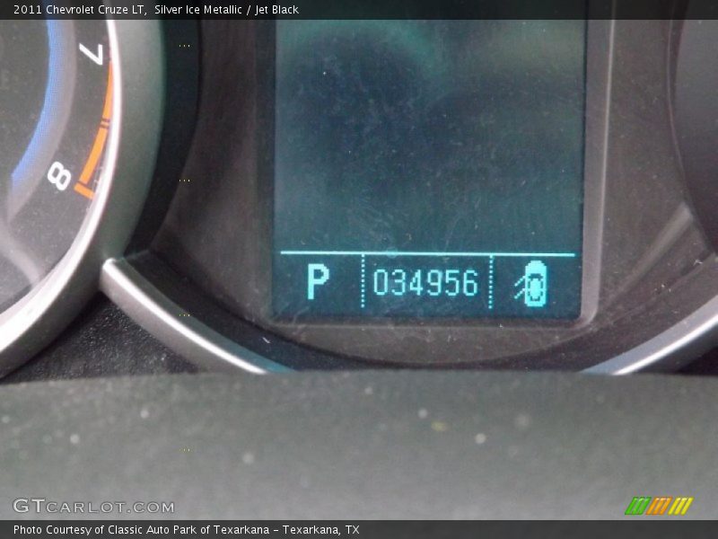 Silver Ice Metallic / Jet Black 2011 Chevrolet Cruze LT