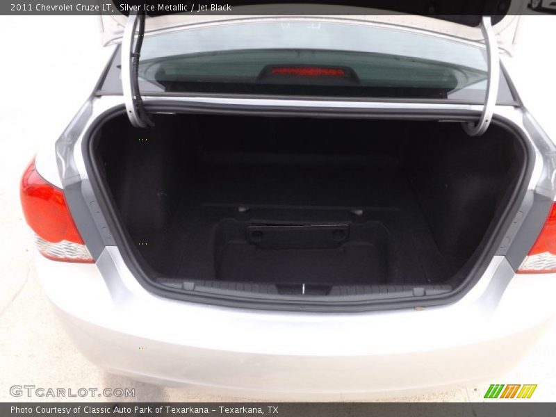 Silver Ice Metallic / Jet Black 2011 Chevrolet Cruze LT