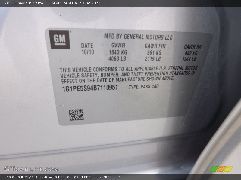 Silver Ice Metallic / Jet Black 2011 Chevrolet Cruze LT