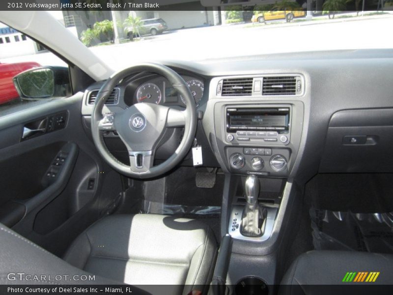 Black / Titan Black 2012 Volkswagen Jetta SE Sedan