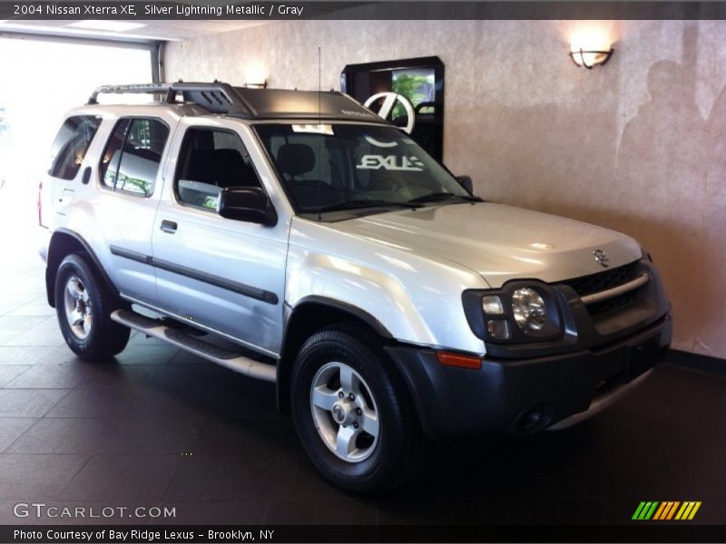 Silver Lightning Metallic / Gray 2004 Nissan Xterra XE