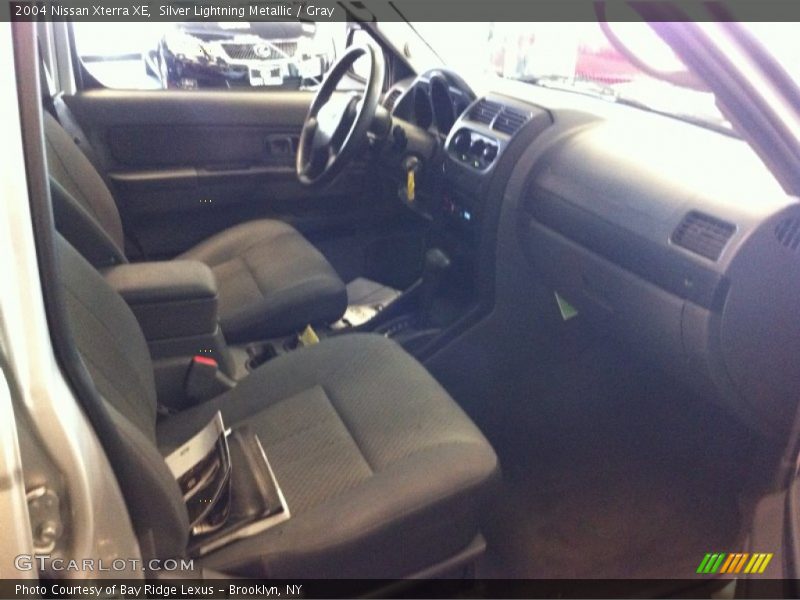 Silver Lightning Metallic / Gray 2004 Nissan Xterra XE