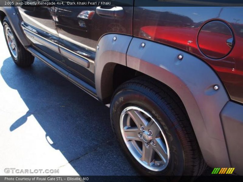 Dark Khaki Pearl / Khaki 2005 Jeep Liberty Renegade 4x4
