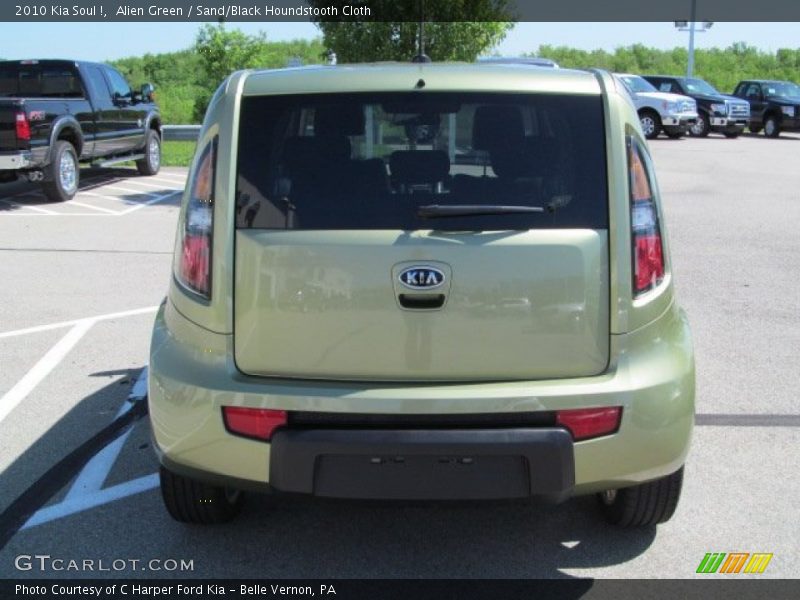 Alien Green / Sand/Black Houndstooth Cloth 2010 Kia Soul !