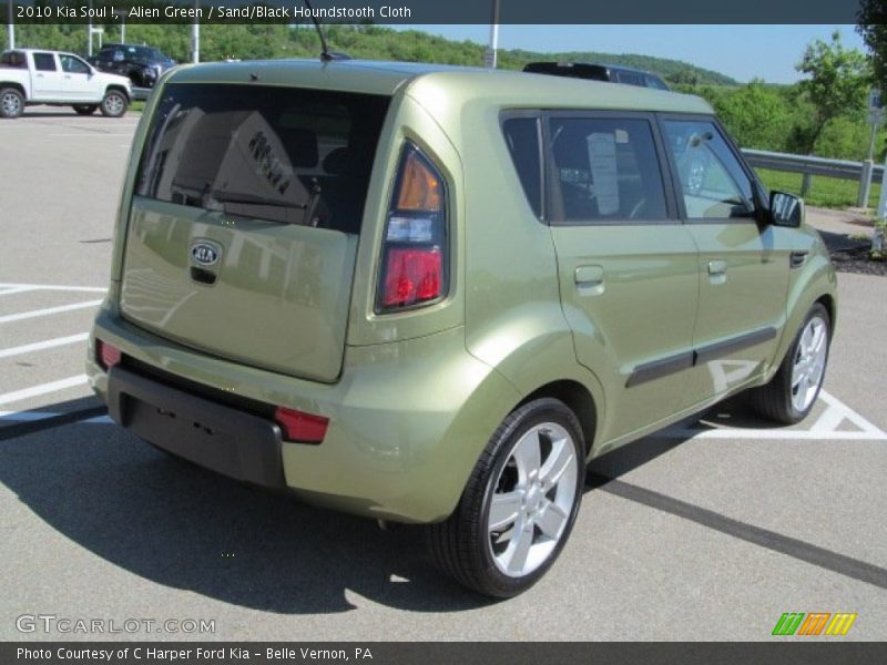 Alien Green / Sand/Black Houndstooth Cloth 2010 Kia Soul !