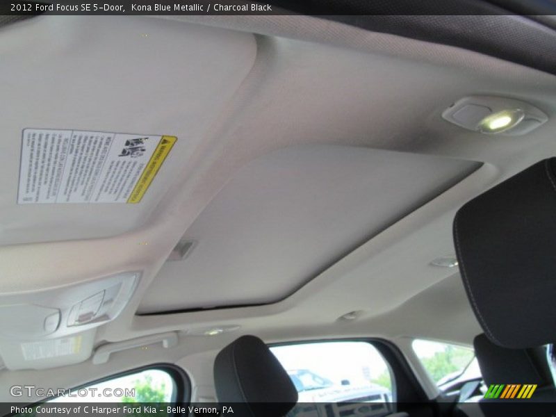 Kona Blue Metallic / Charcoal Black 2012 Ford Focus SE 5-Door