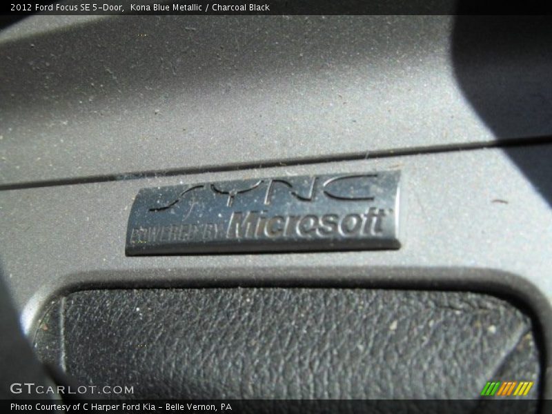 Kona Blue Metallic / Charcoal Black 2012 Ford Focus SE 5-Door