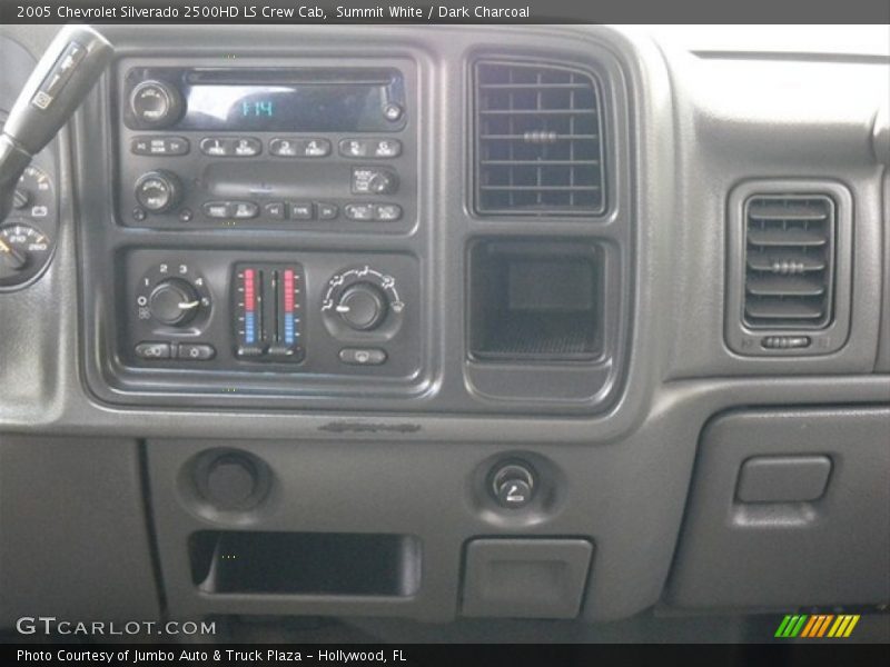 Summit White / Dark Charcoal 2005 Chevrolet Silverado 2500HD LS Crew Cab
