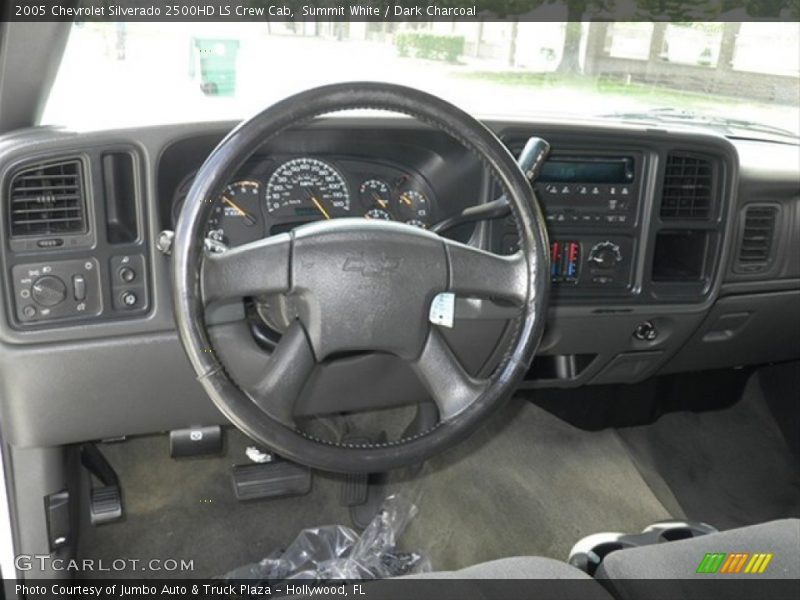 Dashboard of 2005 Silverado 2500HD LS Crew Cab
