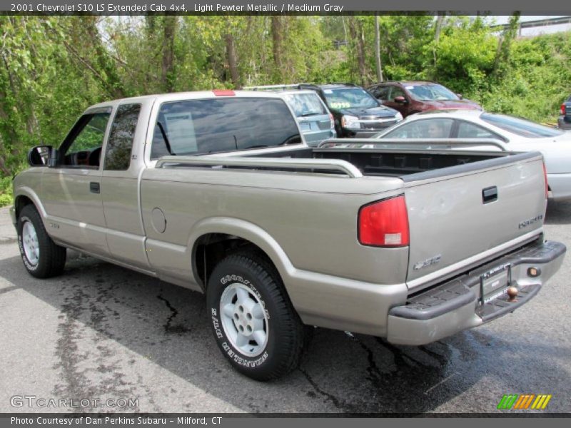 Light Pewter Metallic / Medium Gray 2001 Chevrolet S10 LS Extended Cab 4x4