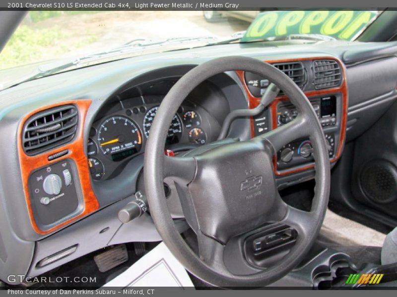 Light Pewter Metallic / Medium Gray 2001 Chevrolet S10 LS Extended Cab 4x4