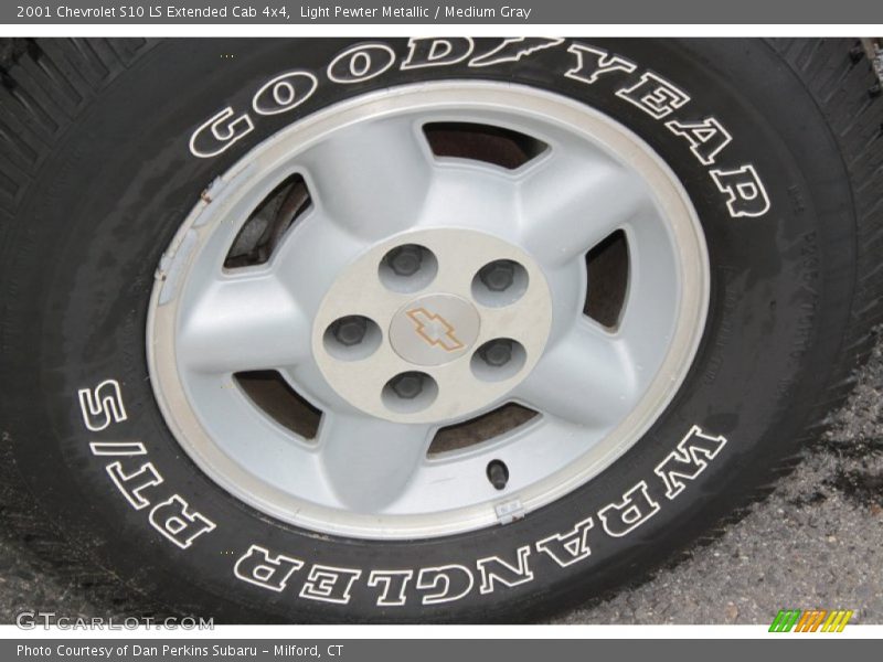 Light Pewter Metallic / Medium Gray 2001 Chevrolet S10 LS Extended Cab 4x4