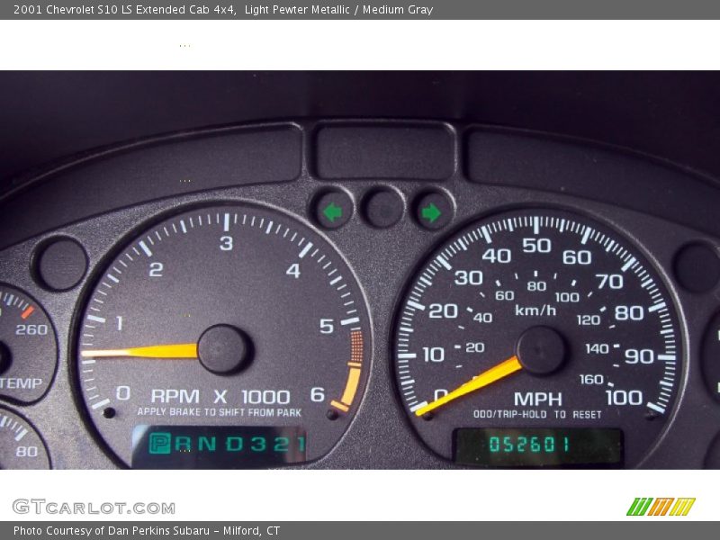 Light Pewter Metallic / Medium Gray 2001 Chevrolet S10 LS Extended Cab 4x4