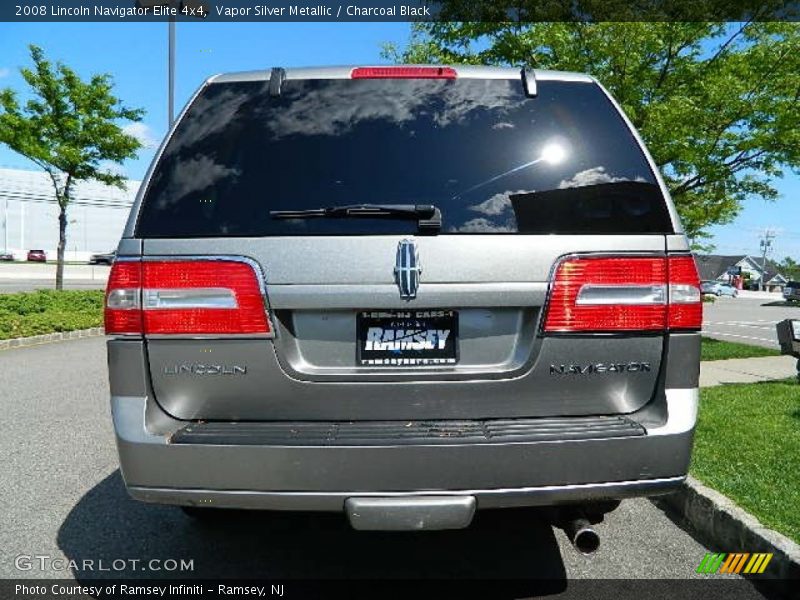 Vapor Silver Metallic / Charcoal Black 2008 Lincoln Navigator Elite 4x4