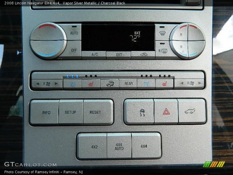 Vapor Silver Metallic / Charcoal Black 2008 Lincoln Navigator Elite 4x4