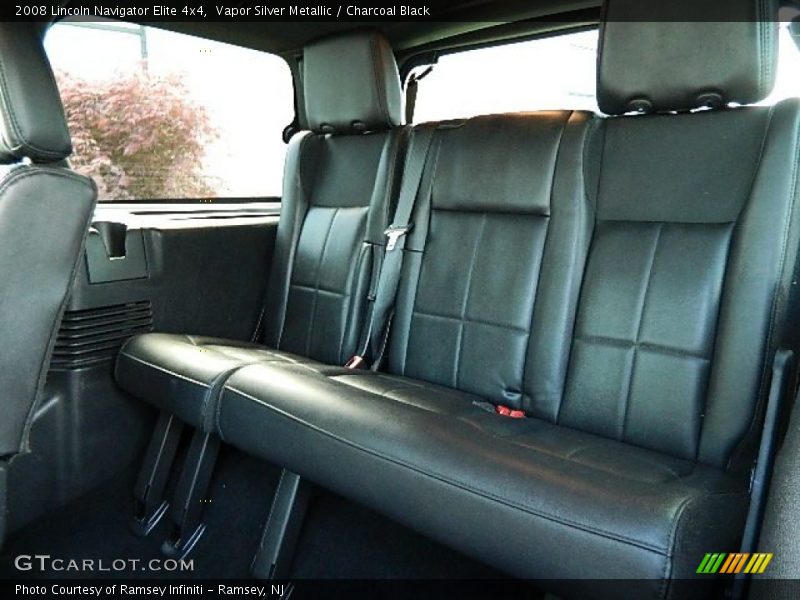 Vapor Silver Metallic / Charcoal Black 2008 Lincoln Navigator Elite 4x4