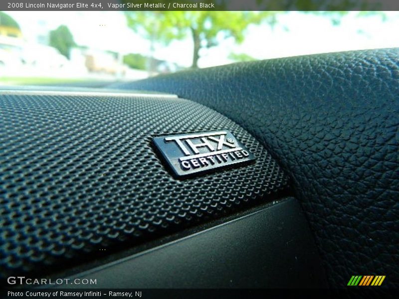 Vapor Silver Metallic / Charcoal Black 2008 Lincoln Navigator Elite 4x4
