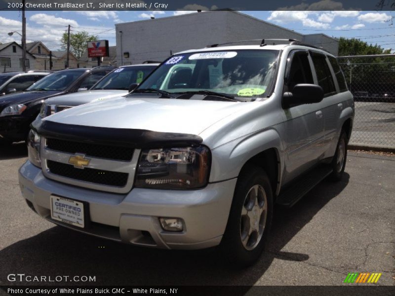 Silver Ice Metallic / Gray 2009 Chevrolet TrailBlazer LT