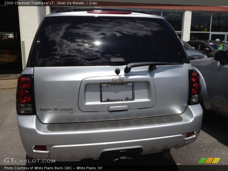 Silver Ice Metallic / Gray 2009 Chevrolet TrailBlazer LT