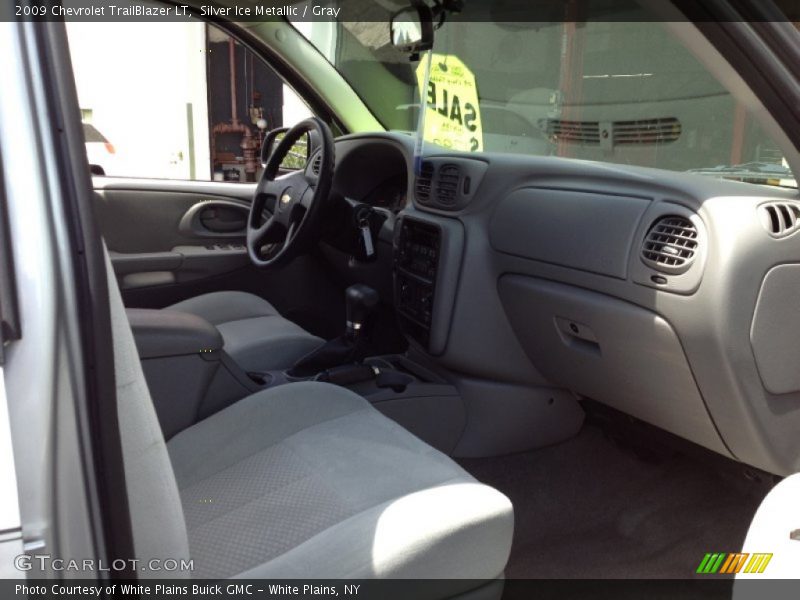 Silver Ice Metallic / Gray 2009 Chevrolet TrailBlazer LT