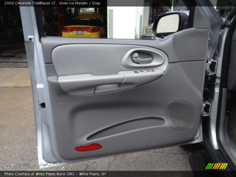 Silver Ice Metallic / Gray 2009 Chevrolet TrailBlazer LT