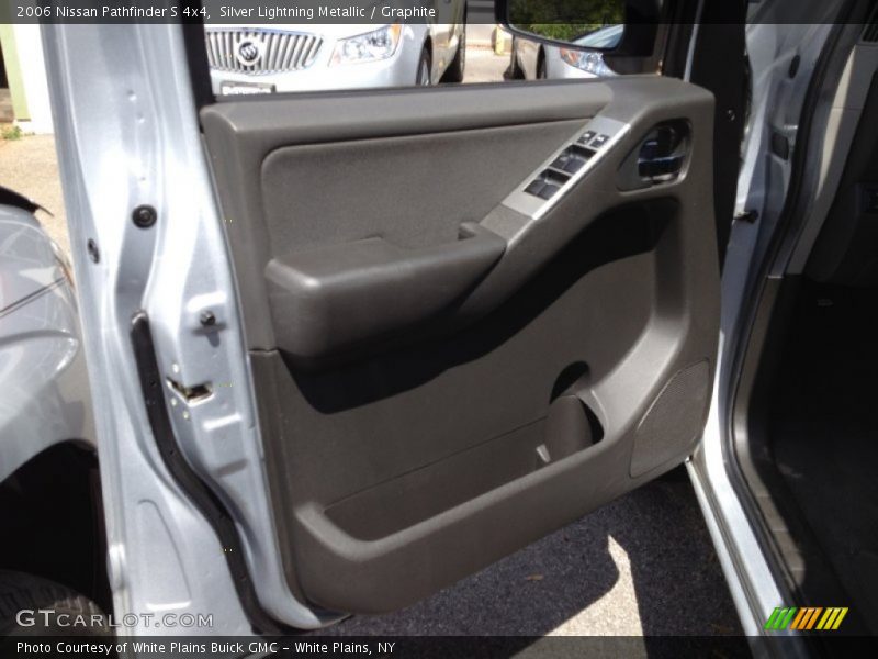 Silver Lightning Metallic / Graphite 2006 Nissan Pathfinder S 4x4