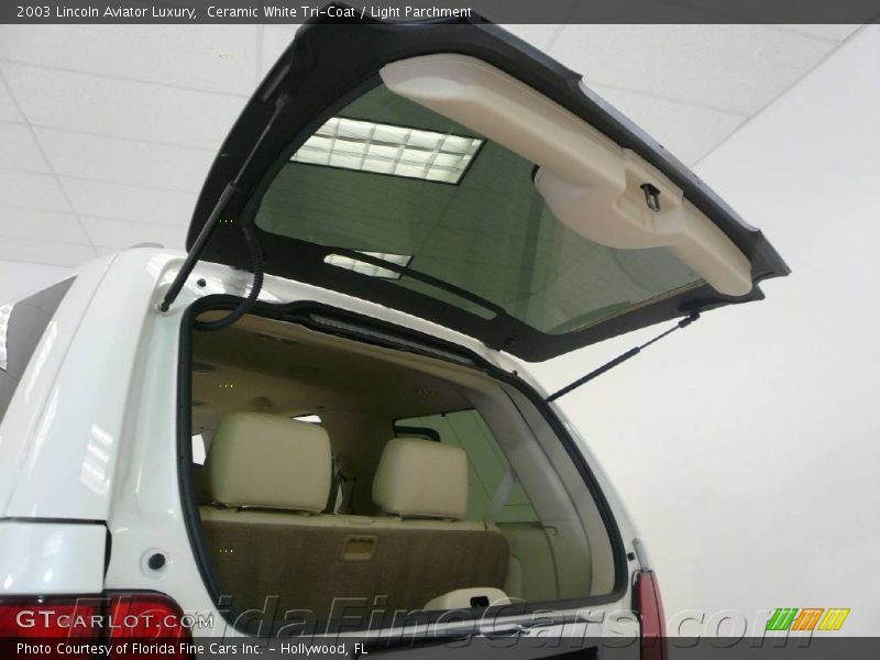 Ceramic White Tri-Coat / Light Parchment 2003 Lincoln Aviator Luxury