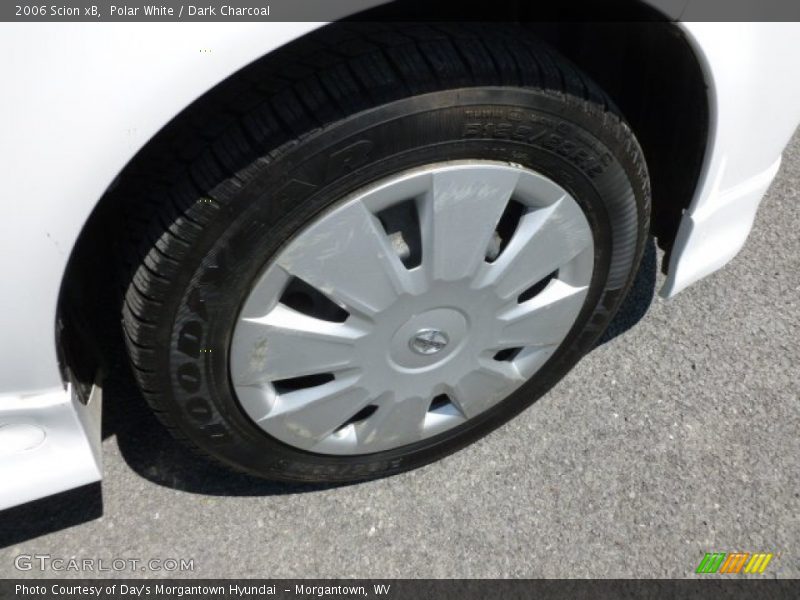 Polar White / Dark Charcoal 2006 Scion xB