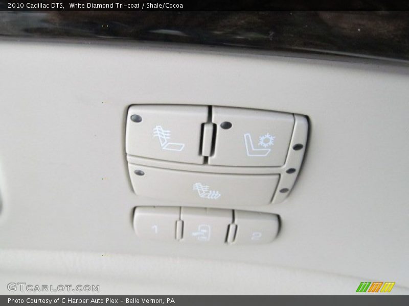 White Diamond Tri-coat / Shale/Cocoa 2010 Cadillac DTS