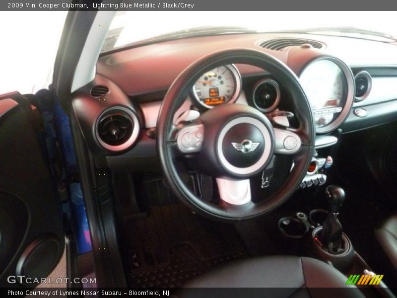 Lightning Blue Metallic / Black/Grey 2009 Mini Cooper Clubman