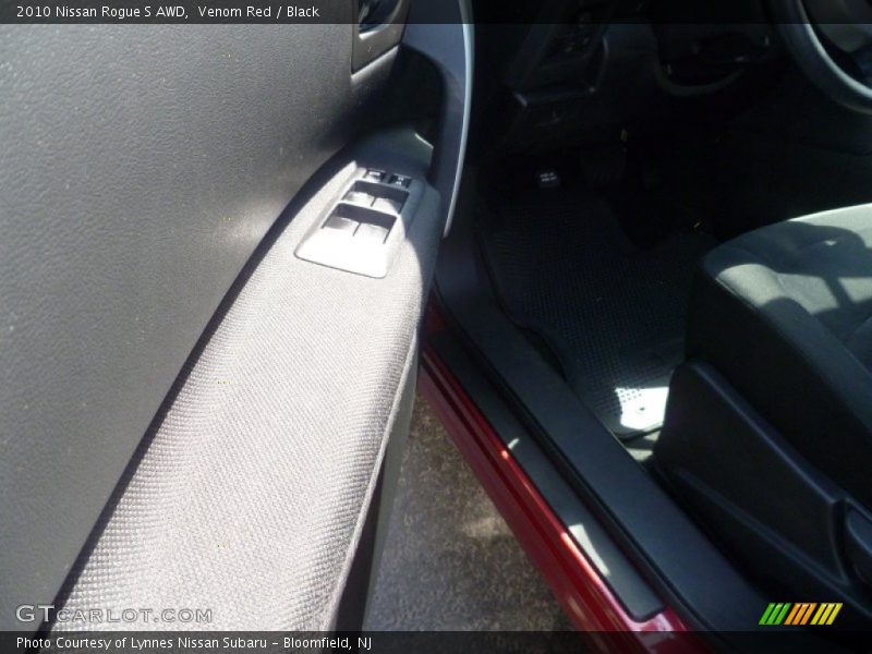 Venom Red / Black 2010 Nissan Rogue S AWD