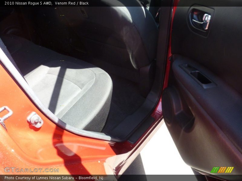 Venom Red / Black 2010 Nissan Rogue S AWD