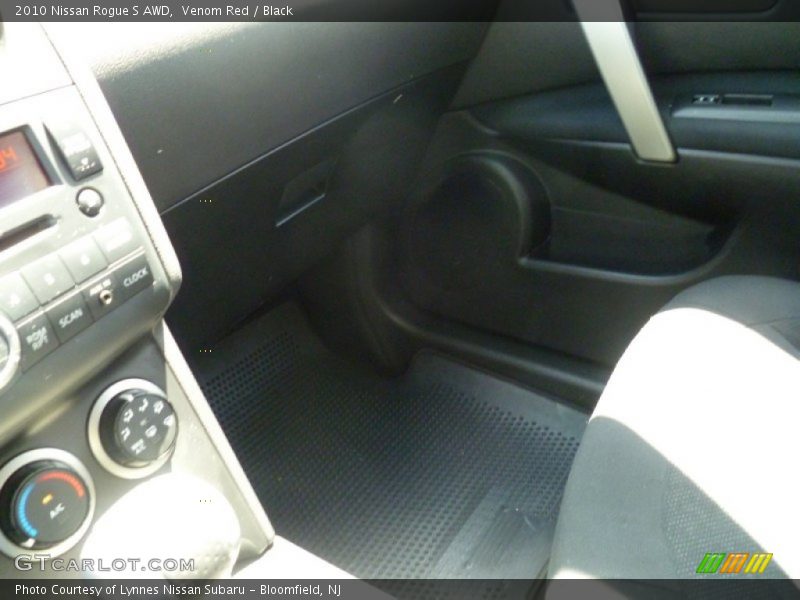 Venom Red / Black 2010 Nissan Rogue S AWD