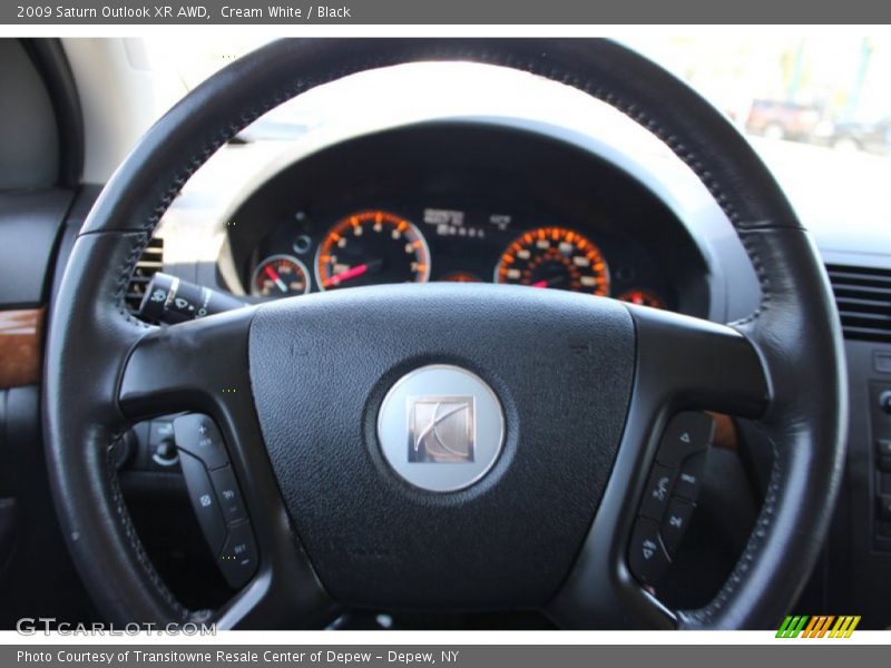 Cream White / Black 2009 Saturn Outlook XR AWD
