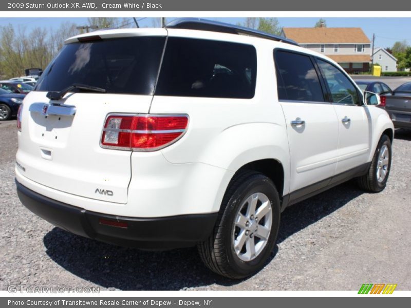 Cream White / Black 2009 Saturn Outlook XR AWD