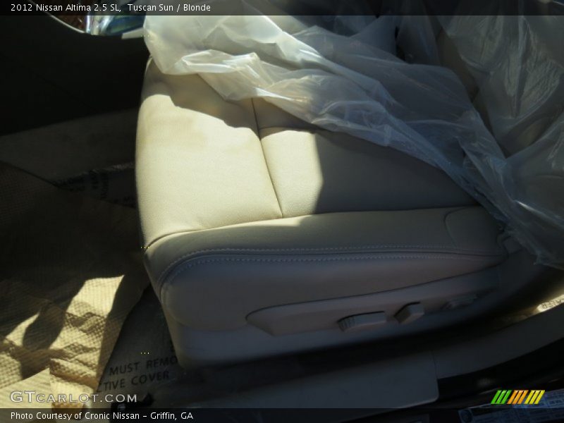 Tuscan Sun / Blonde 2012 Nissan Altima 2.5 SL