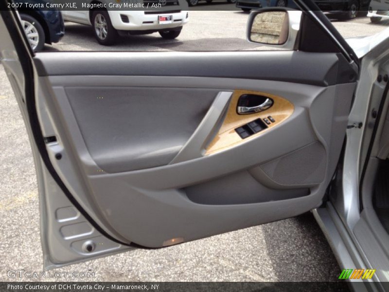 Magnetic Gray Metallic / Ash 2007 Toyota Camry XLE